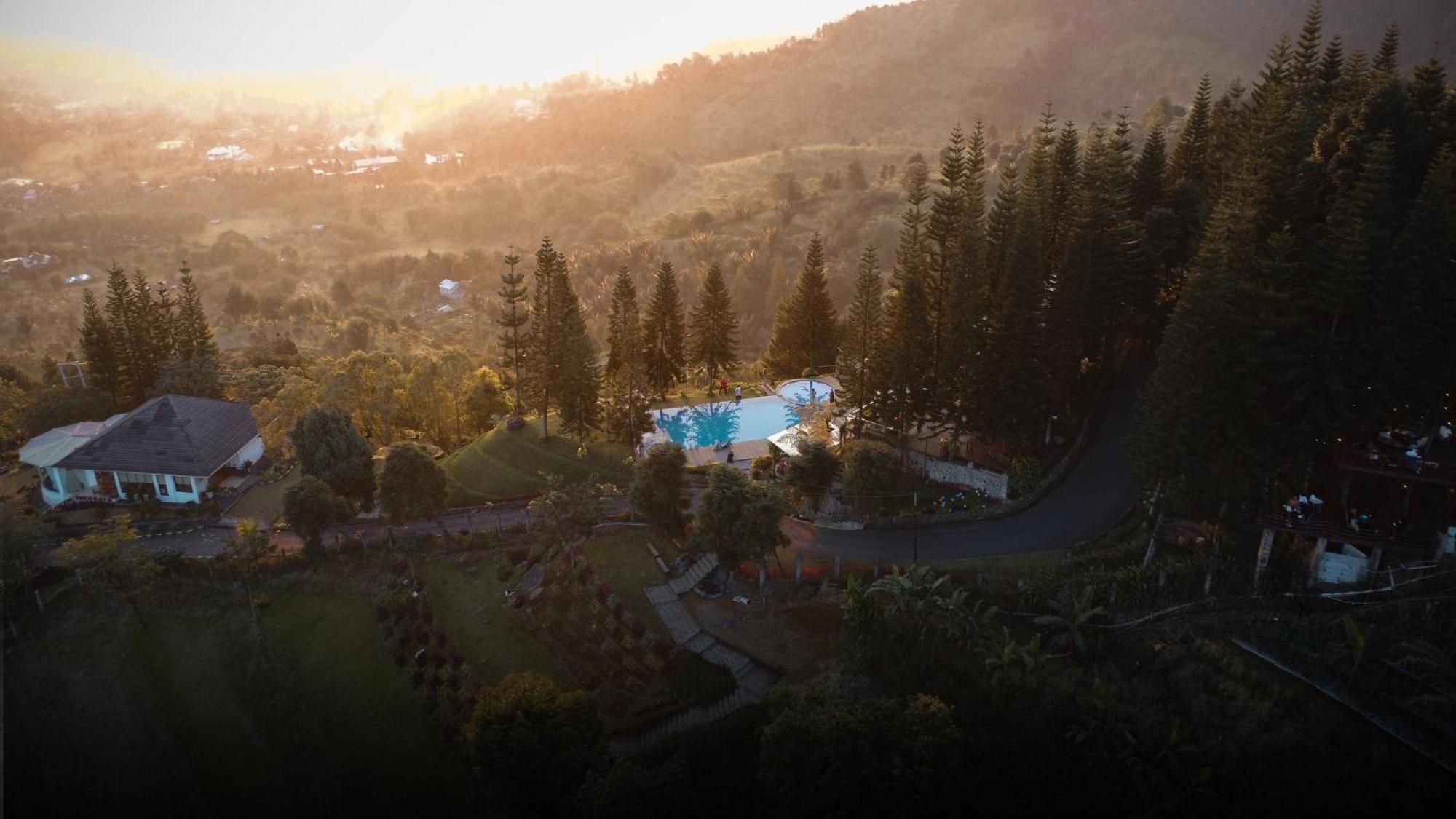 Damar Langit Resort Cisarua Extérieur photo